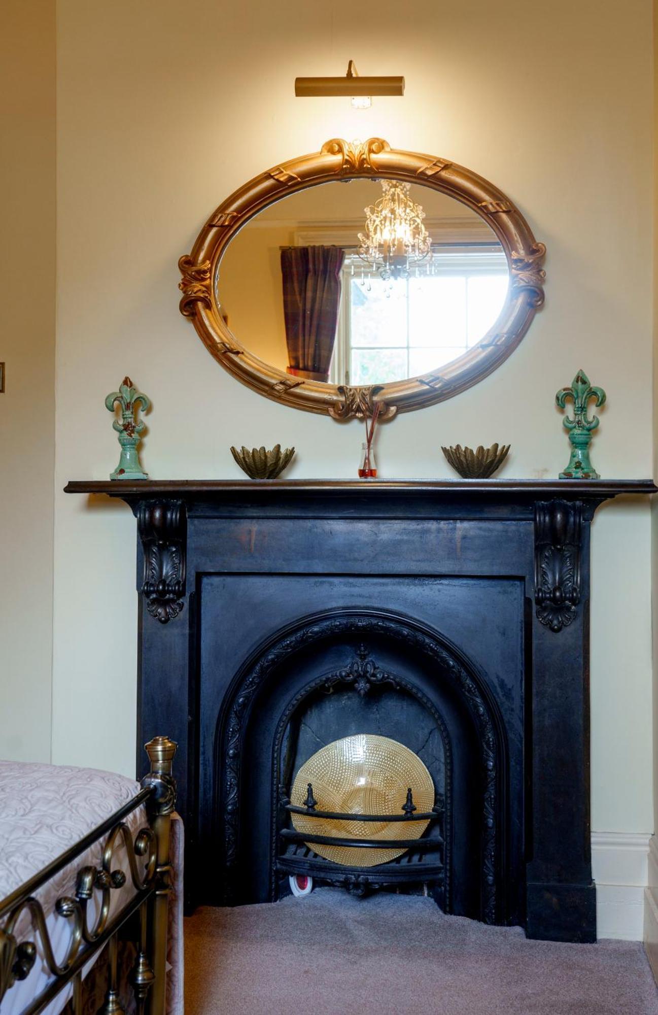 Harrisons Hall Bed & Breakfast Hotel Mold Eksteriør billede