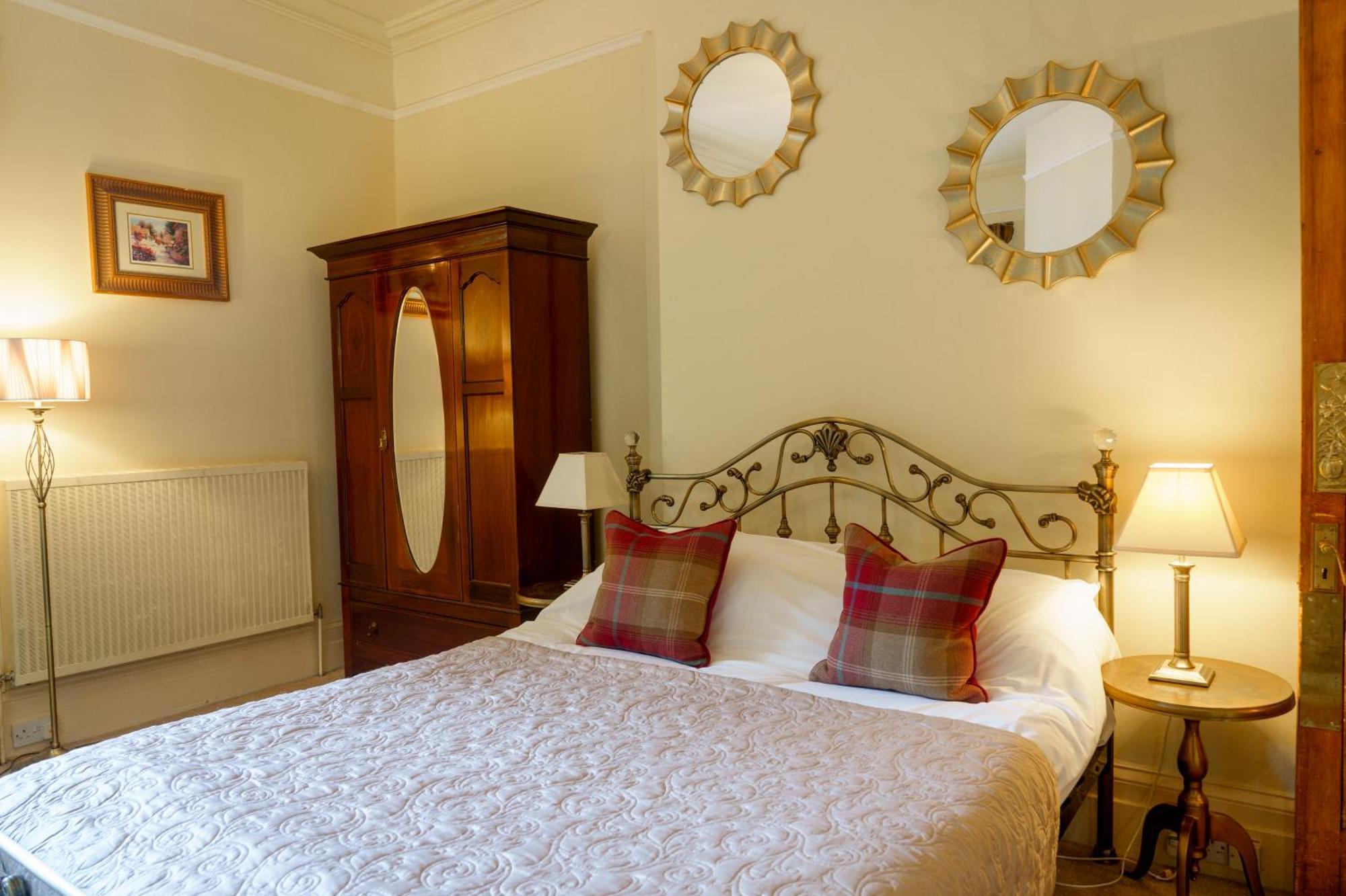 Harrisons Hall Bed & Breakfast Hotel Mold Eksteriør billede