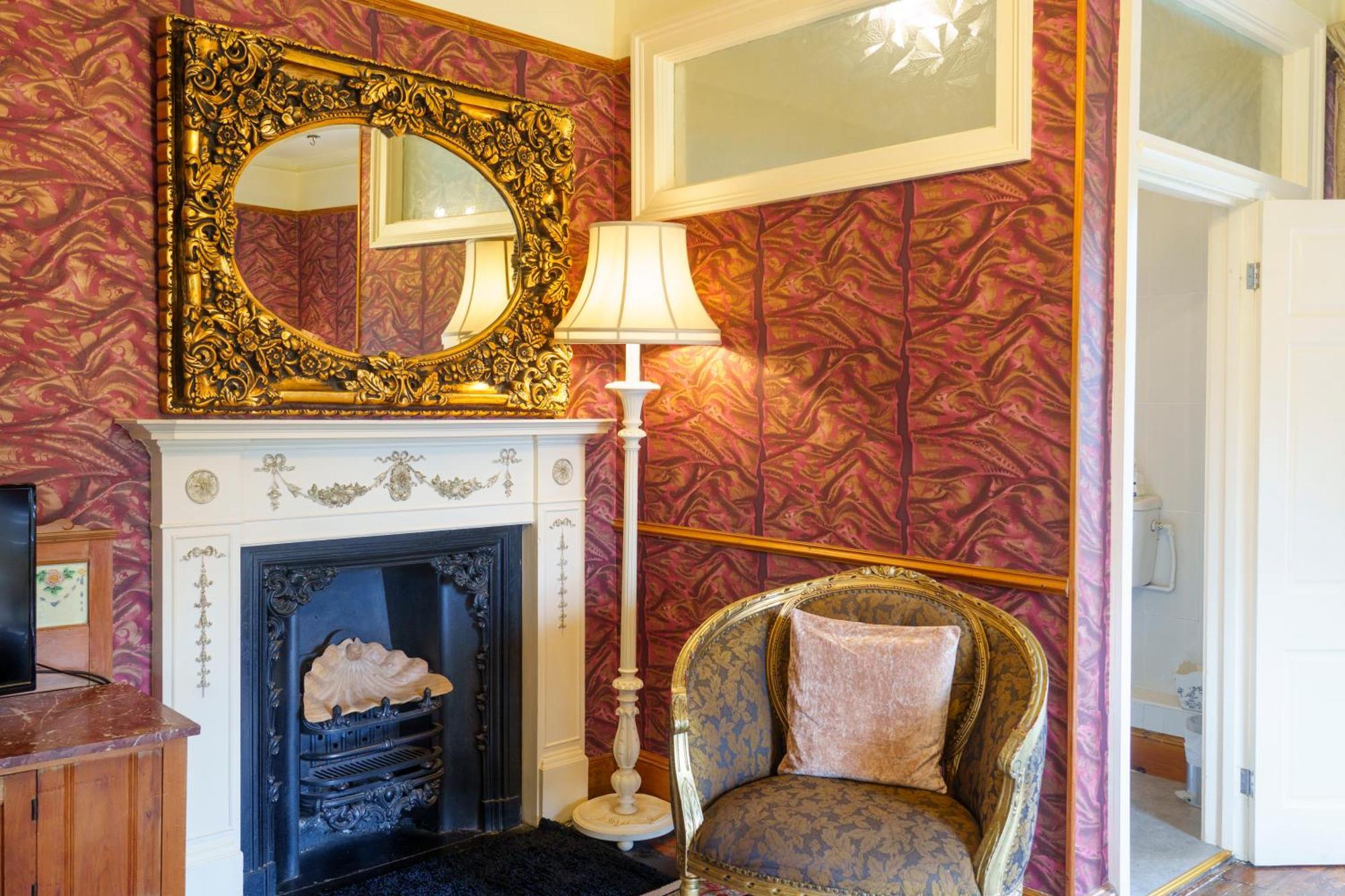 Harrisons Hall Bed & Breakfast Hotel Mold Eksteriør billede