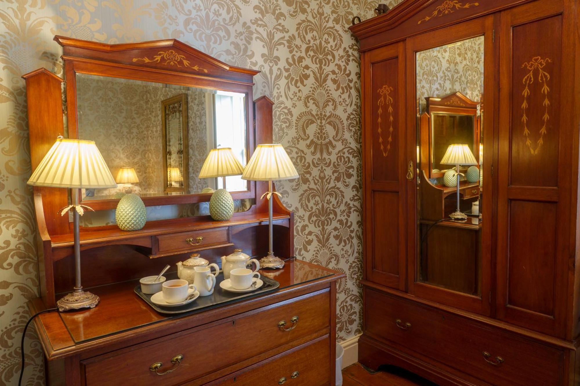 Harrisons Hall Bed & Breakfast Hotel Mold Eksteriør billede